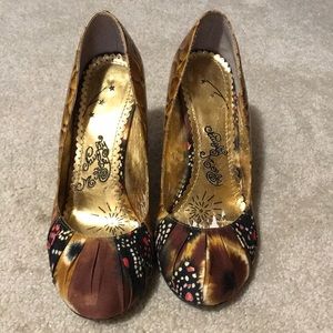 Naughty monkey heels